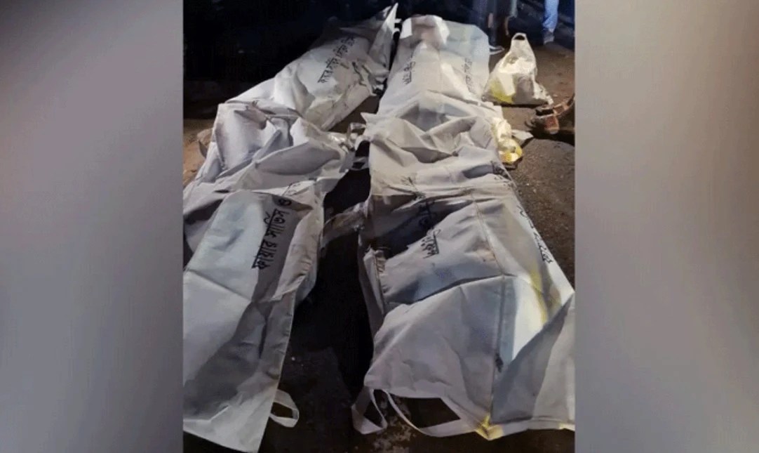 সড়ক দুর্ঘটনায় প্রাণ গেল ৪ জনের